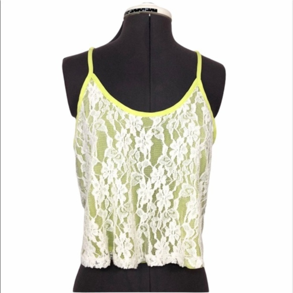 Millau LF. NWT Women’s Crop Top Size S